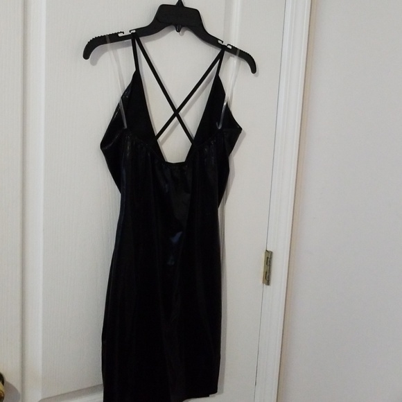 Dress - Picture 6 of 7